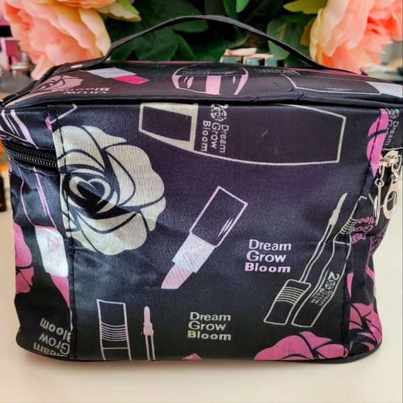 🌺SOLD!!  Cosmetic Case - Picture 4 of 4